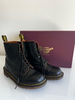 Dr. Martens Black Leather 8-Eye Vintage 1460 boots MADE IN ENGLAND